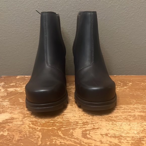 NWT SOREL BOOTS